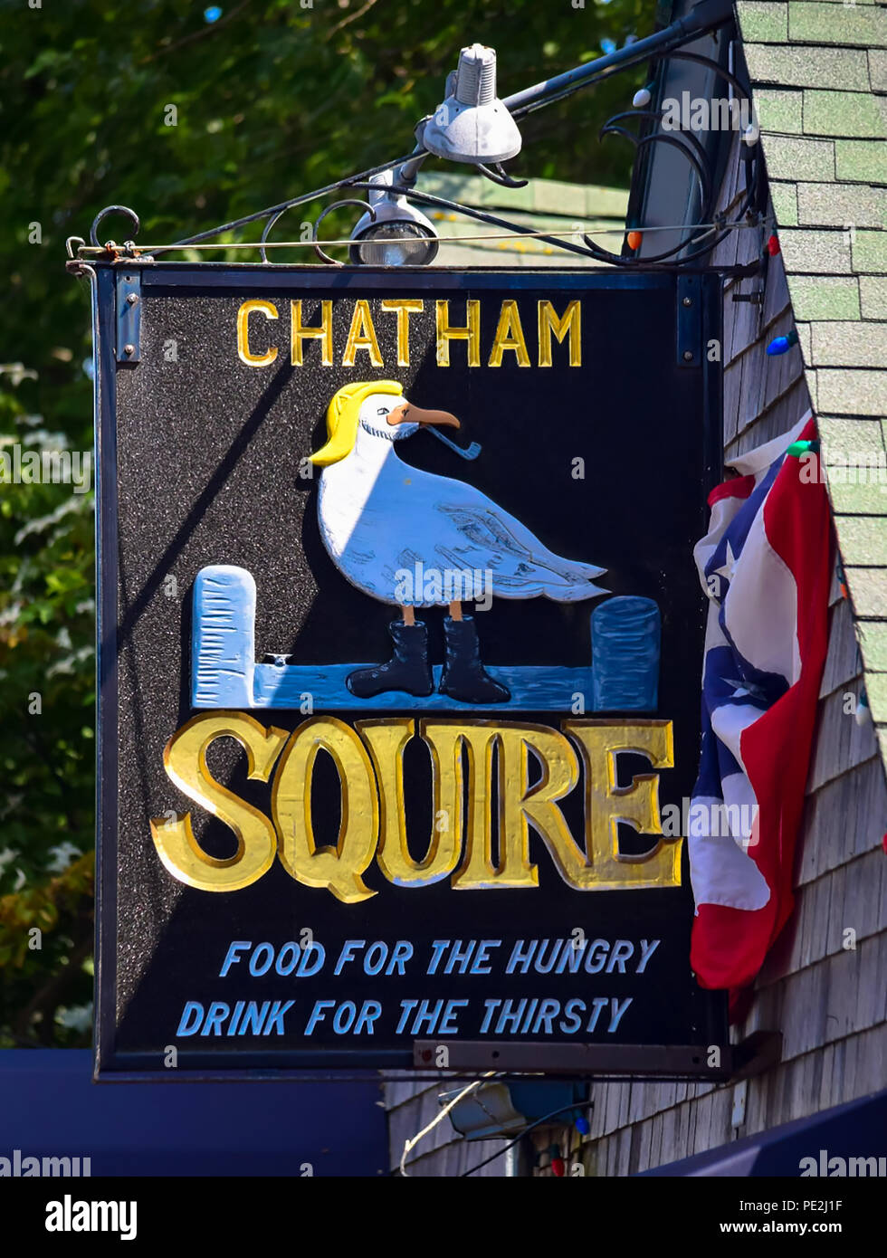 Zeichen für die Chatham Squire in Chatham, Massachusetts Stockfoto