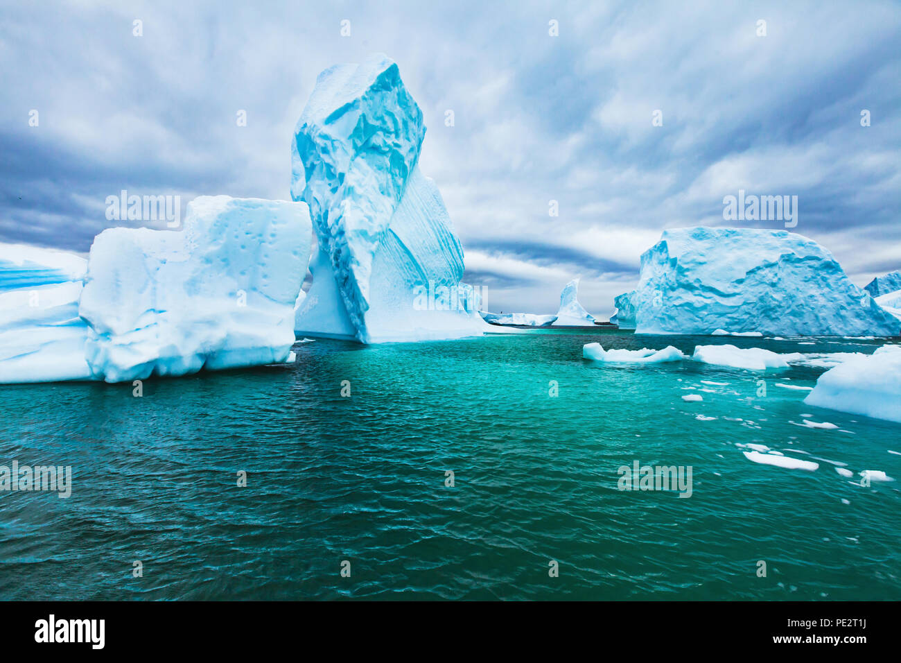 Antarktis schöne kalte Landschaft mit Eisbergen, epische Landschaft, antarktischen Winter Natur Schönheit Stockfoto
