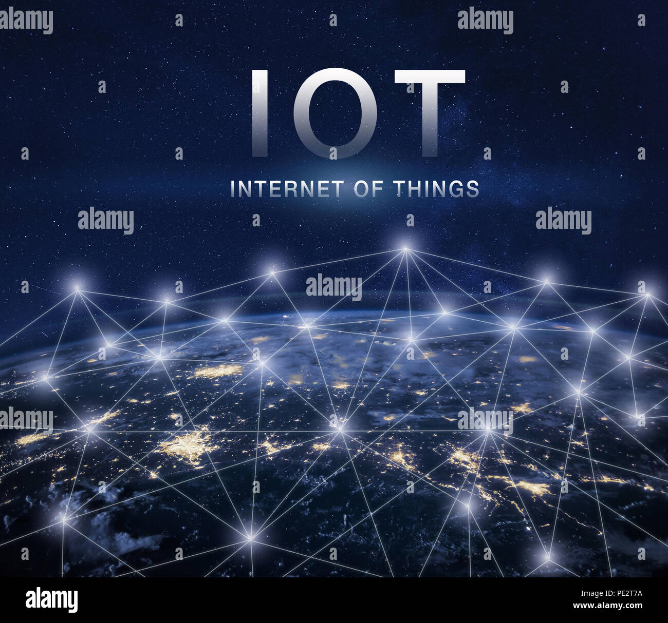 IOT, Internet der Dinge Konzept mit globalen Netzwerk rund um die Erde Stockfoto