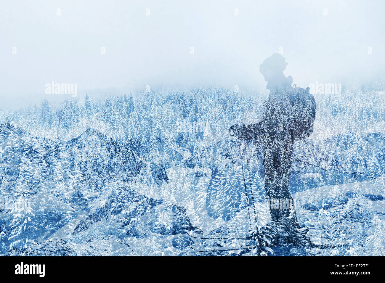 Doppelbelichtung Skifahrer in schönen Berglandschaft, Skifahren, Winterurlaub im Freien Aktivität Stockfoto