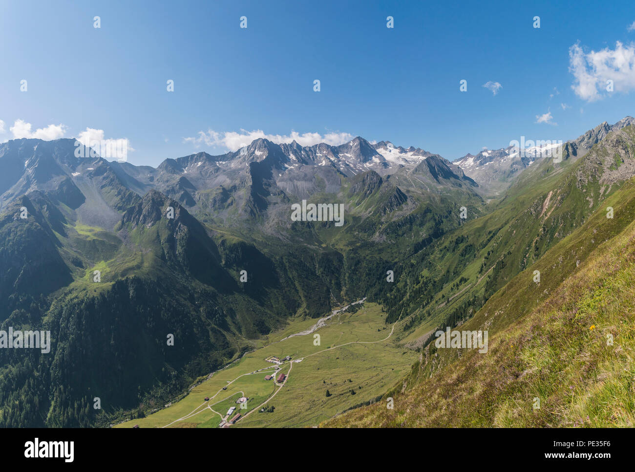 Panoramablick auf die Landschaft der Franz Senn Hütte bergsteigen Zuflucht in den Stubaier Alpen der Österreichischen Tirol Stockfoto