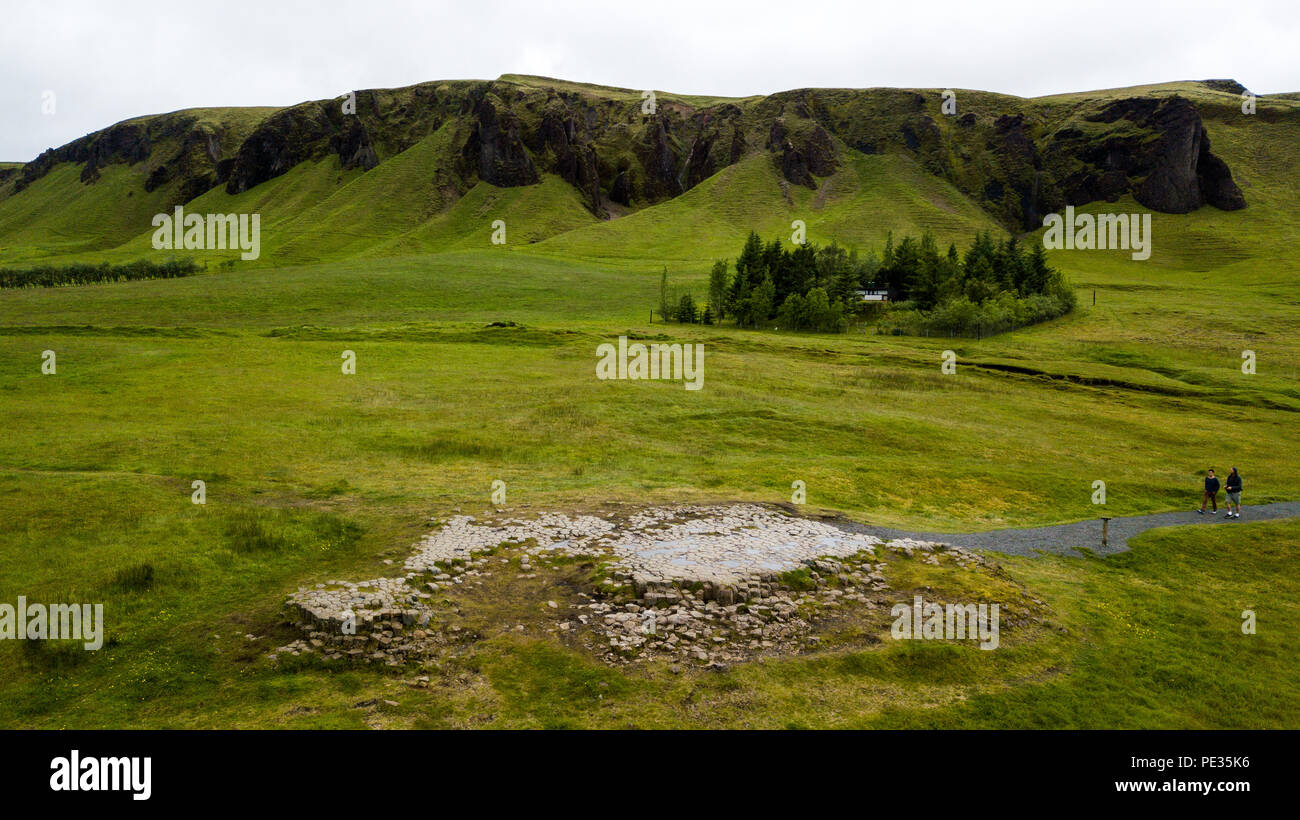 Kirkjugólf, oder die Kirche, basaltsäulen Steinplatte Geirland, Kirkjubaejarklaustur, Island Stockfoto