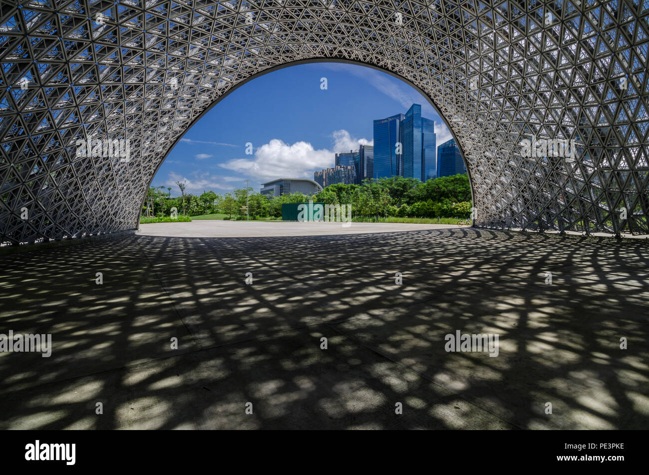 Singapur Stadtraum aus der Zukunft uns Ausstellungspavillon gesehen. Der Pavillon sind aus Aluminium gefertigt und nicht in eine permanente Wahrzeichen drehen. Stockfoto