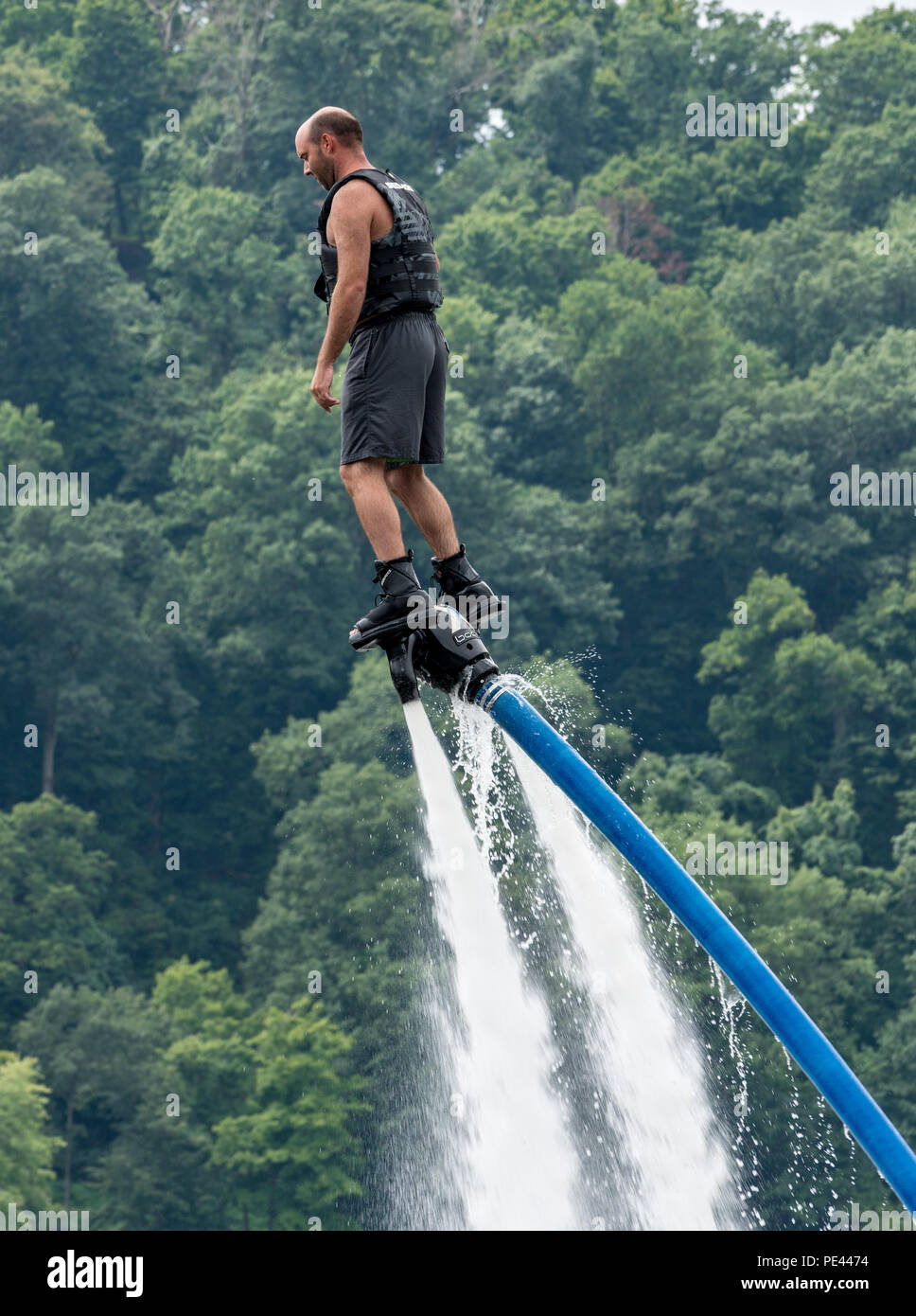 Mann, ein hydroflight x-Board auf See Stockfoto