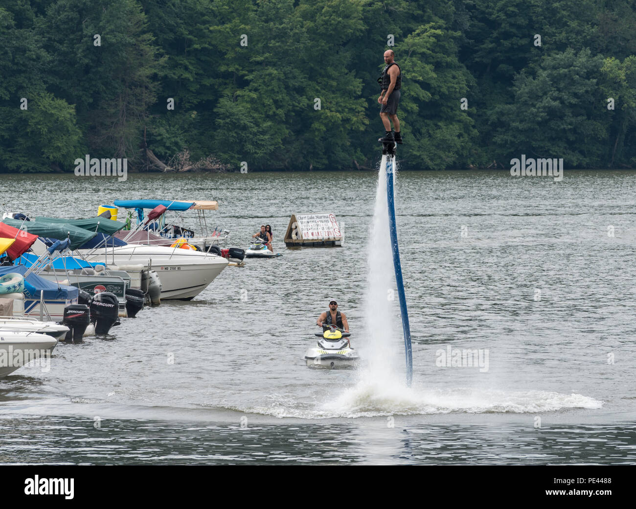 Mann, ein hydroflight x-Board auf See Stockfoto