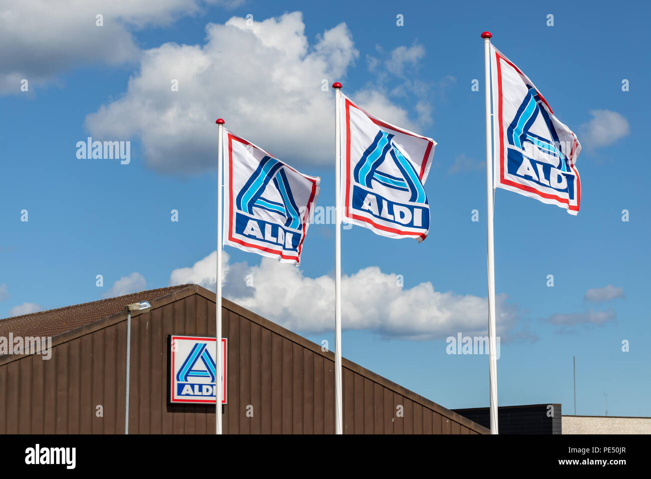 Aldi Flaggen und Aldi Zeichen Stockfoto