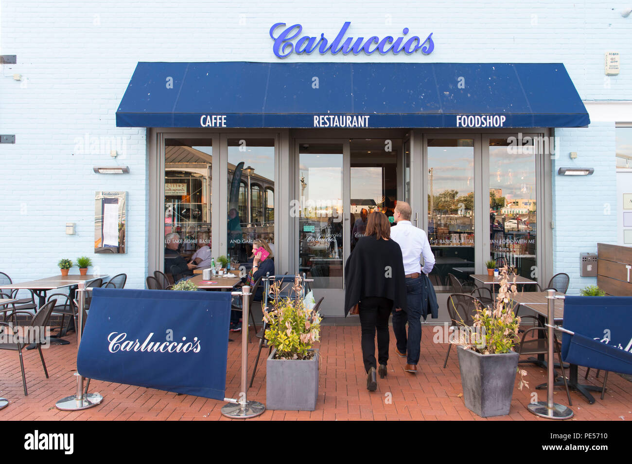 Eine allgemeine Ansicht der Carluccios Restaurant in der Bucht von Cardiff, Wales, UK. Stockfoto