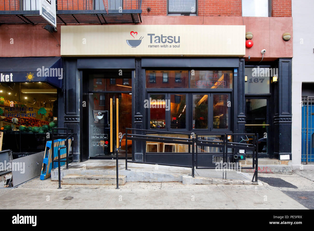 Tatsu Ramen 167 First Avenue New York Ny Aussen Storefront Eines Japanischen Esslokal Im East Village Viertel Von Manhattan Stockfotografie Alamy