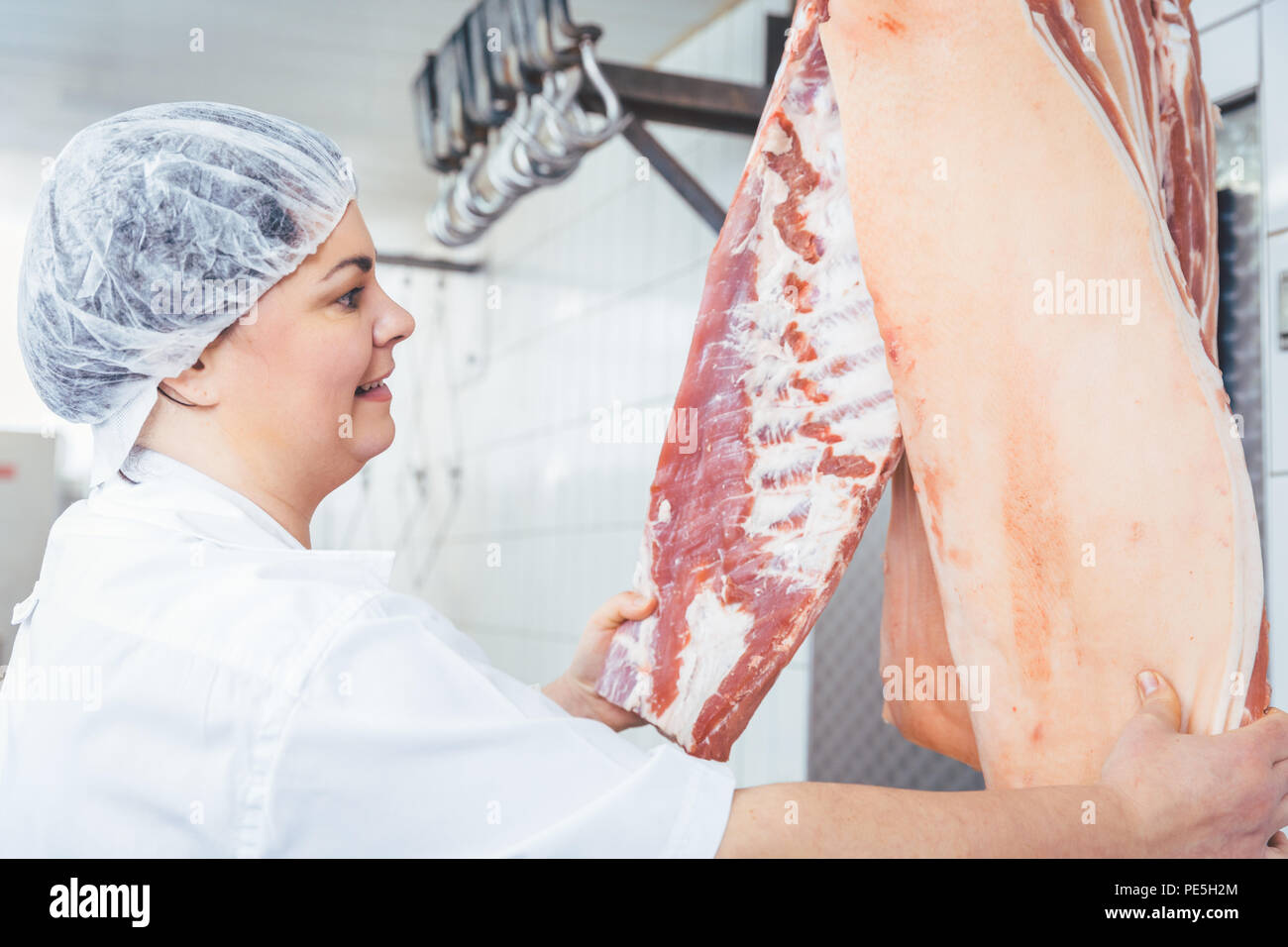 Frau schlachten -Fotos und -Bildmaterial in hoher Auflösung – Alamy