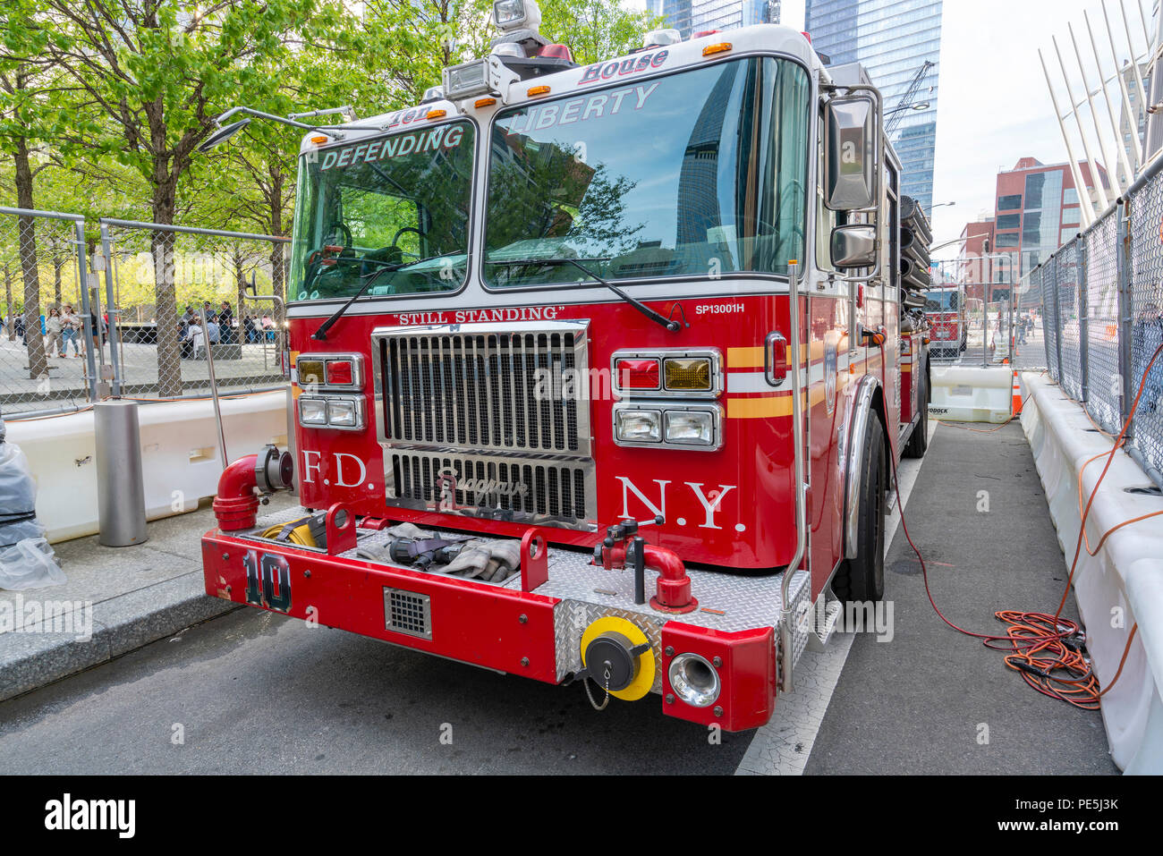 FDNY Ladder 10 Fire Truck außerhalb September 11 Memorial und Museum Stockfoto