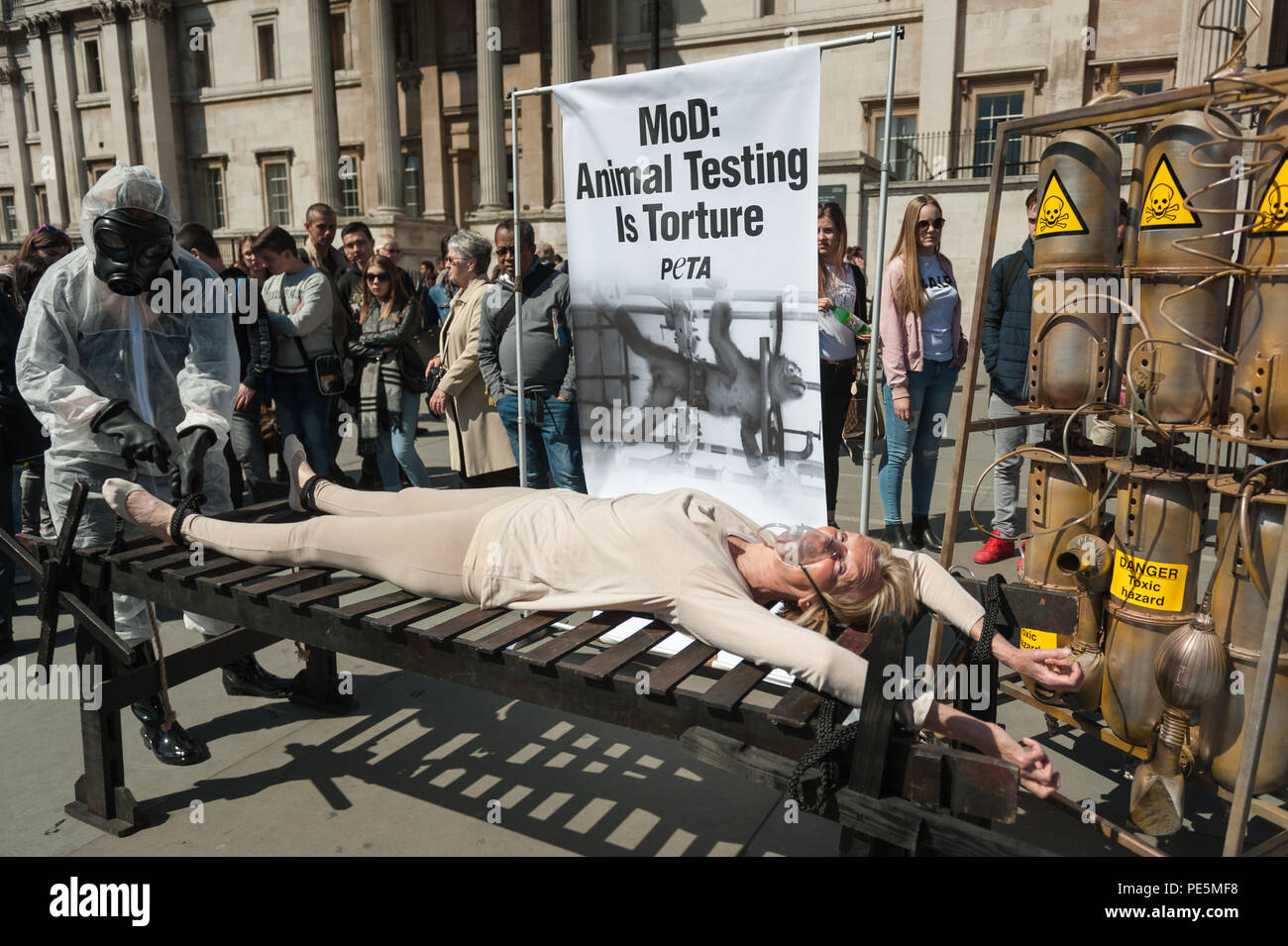 Trafalgar Square, London, UK. 20. April 2016. Gründer des Menschen für die ethische Behandlung der Tiere (PETA) nahmen an einem Protest in Trafalgar S Stockfoto