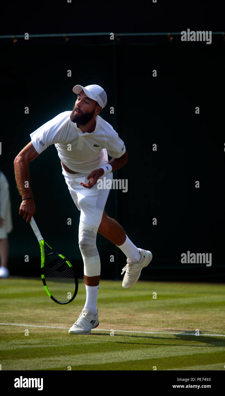 London, England - Juli 5, 2018. Wimbledon Tennis: Frankreichs Benoit Paire zu Kanadas Denis Shapovalov während der zweiten Runde Tätigkeit bei Wimbledon heute. Stockfoto