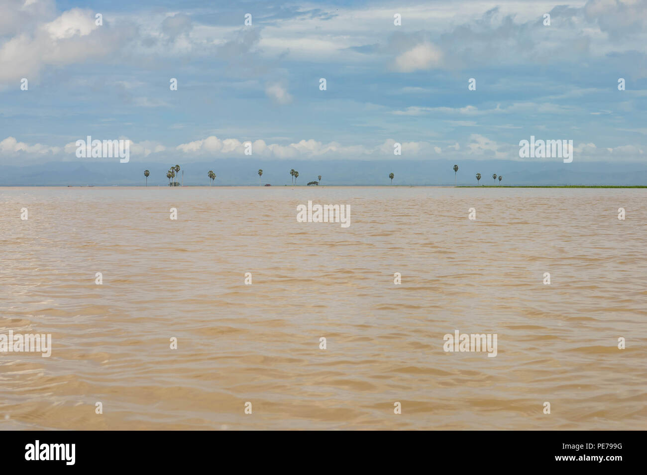 Panoramaaufnahmen der überfluteten See Tempe im Süden von Sulawesi, Indonesien Stockfoto