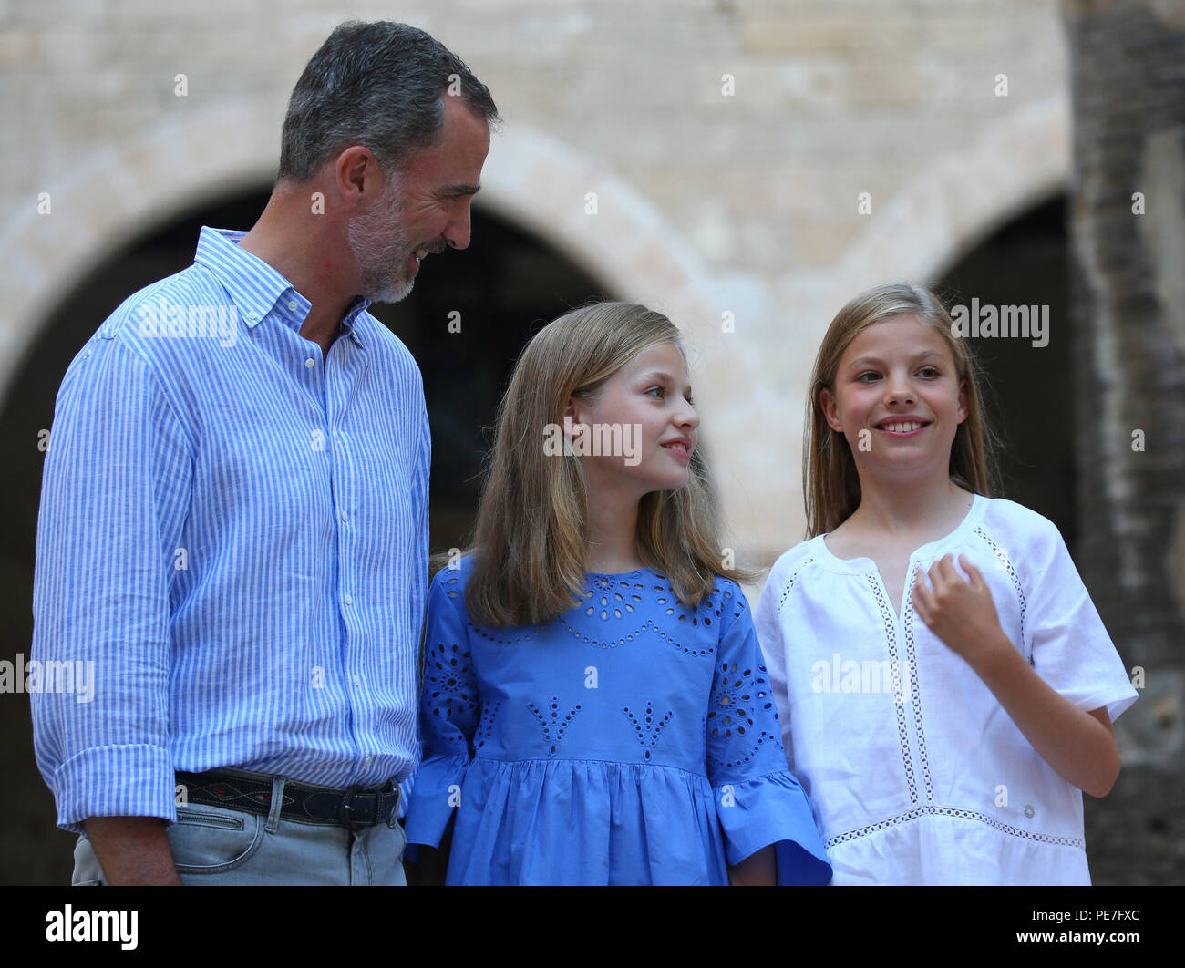 Spanische Königsfamilie Königin König Felipe und Letizia pose mit ihren