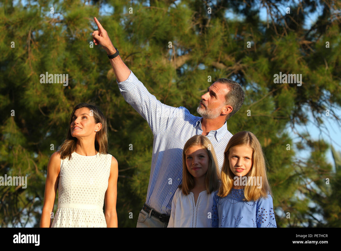 Spanische Königsfamilie Königin König Felipe und Letizia pose mit ihren