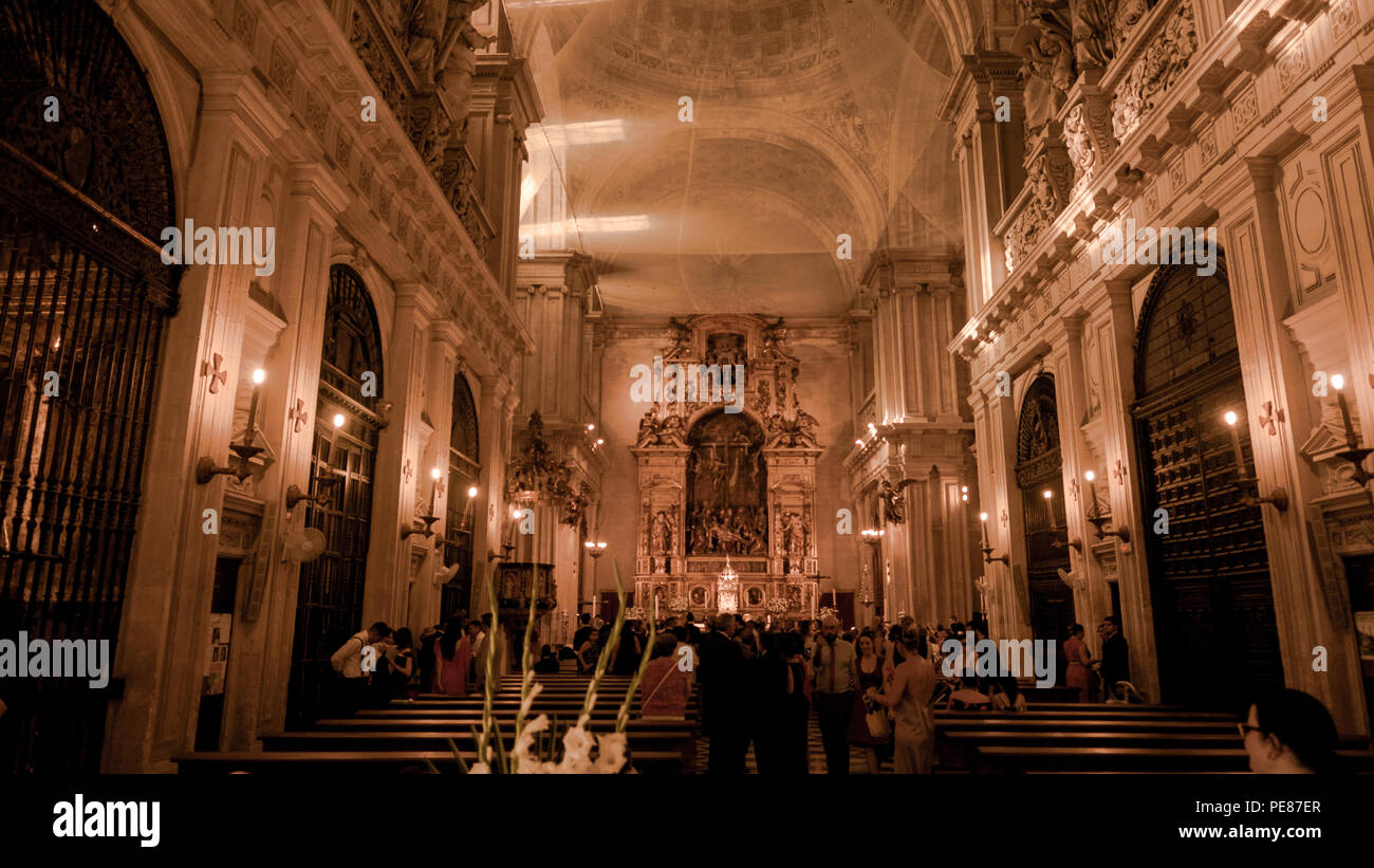 Eine dramaticly beleuchtete Kirche in den späten Nachmittag, Sevilla, Spanien Stockfoto