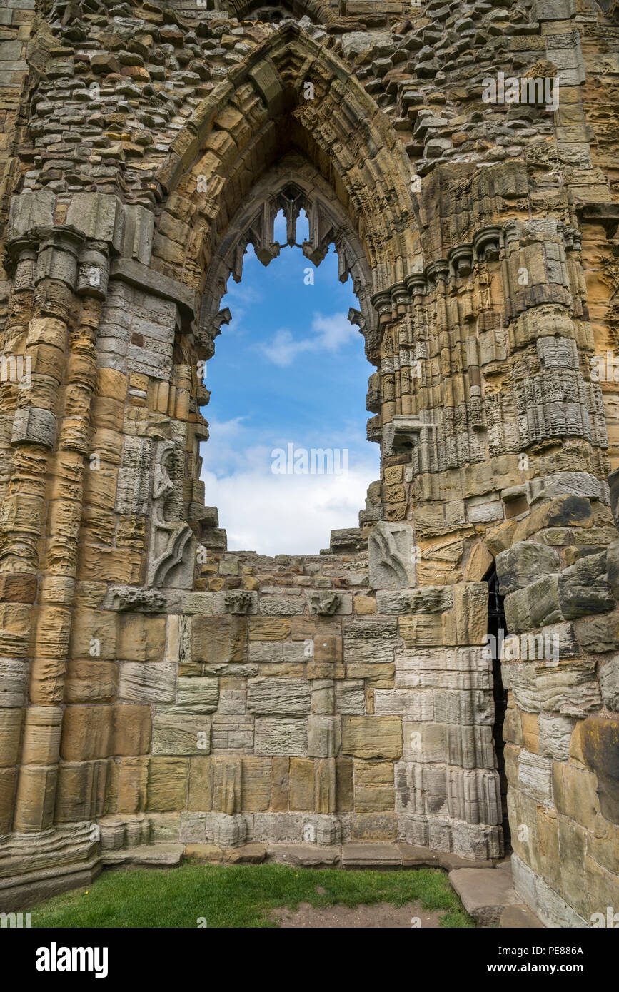 Die Ruinen von Whitby Abbey an der Küste von North Yorkshire, England. Als Inspiration für Roman Bram Stokers 'Dracula-" bekannt. Stockfoto