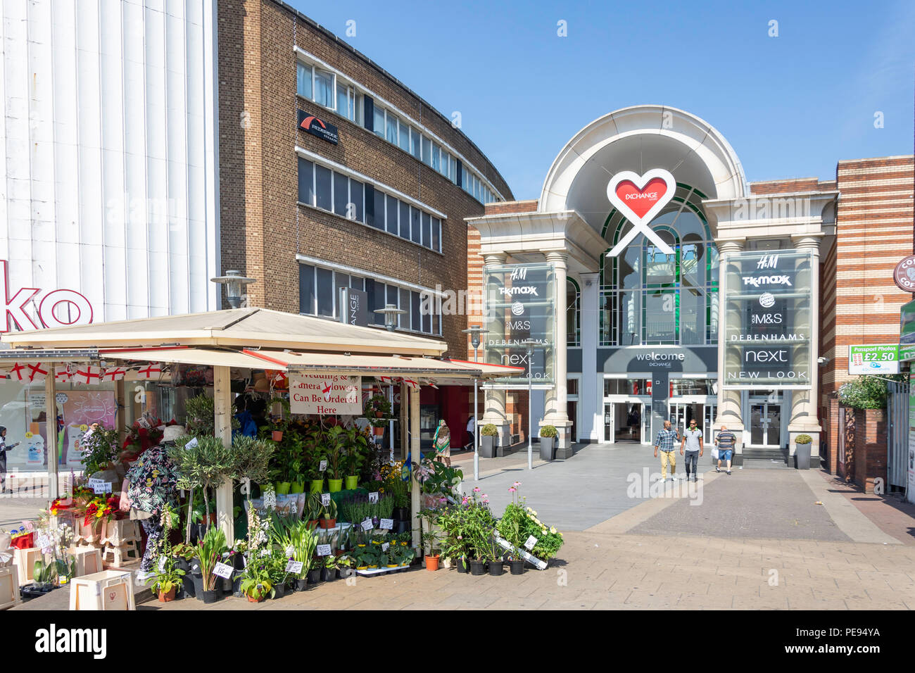 Eingang zum Austausch Einkaufszentrum, Cranbrook Road, Ilford, London Borough von Redbridge, Greater London, England, Vereinigtes Königreich Stockfoto