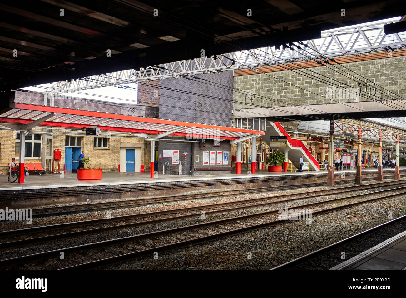 Crewe Bahnhof Plattformen Stockfoto