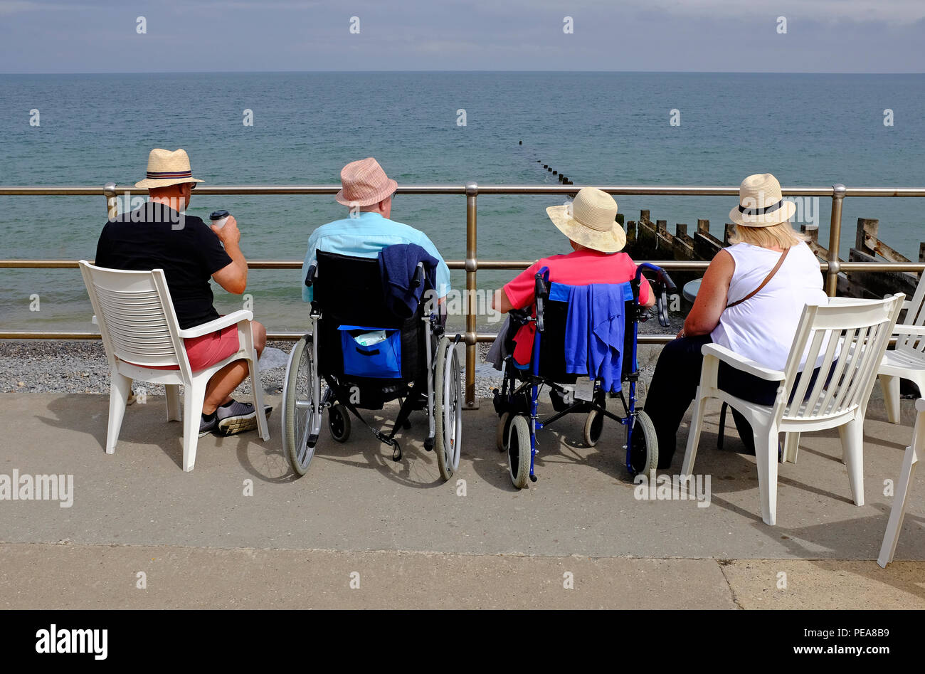 Zugang für Rollstuhlfahrer auf sheringham Promenade, North Norfolk, England Stockfoto