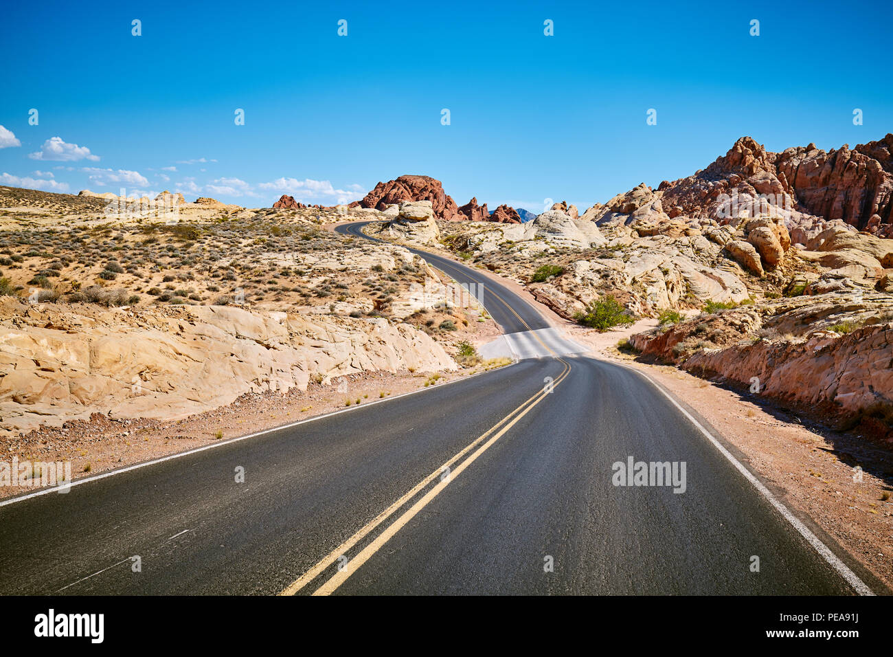 Malerische leere Straße, Travel Concept, Nevada, USA. Stockfoto