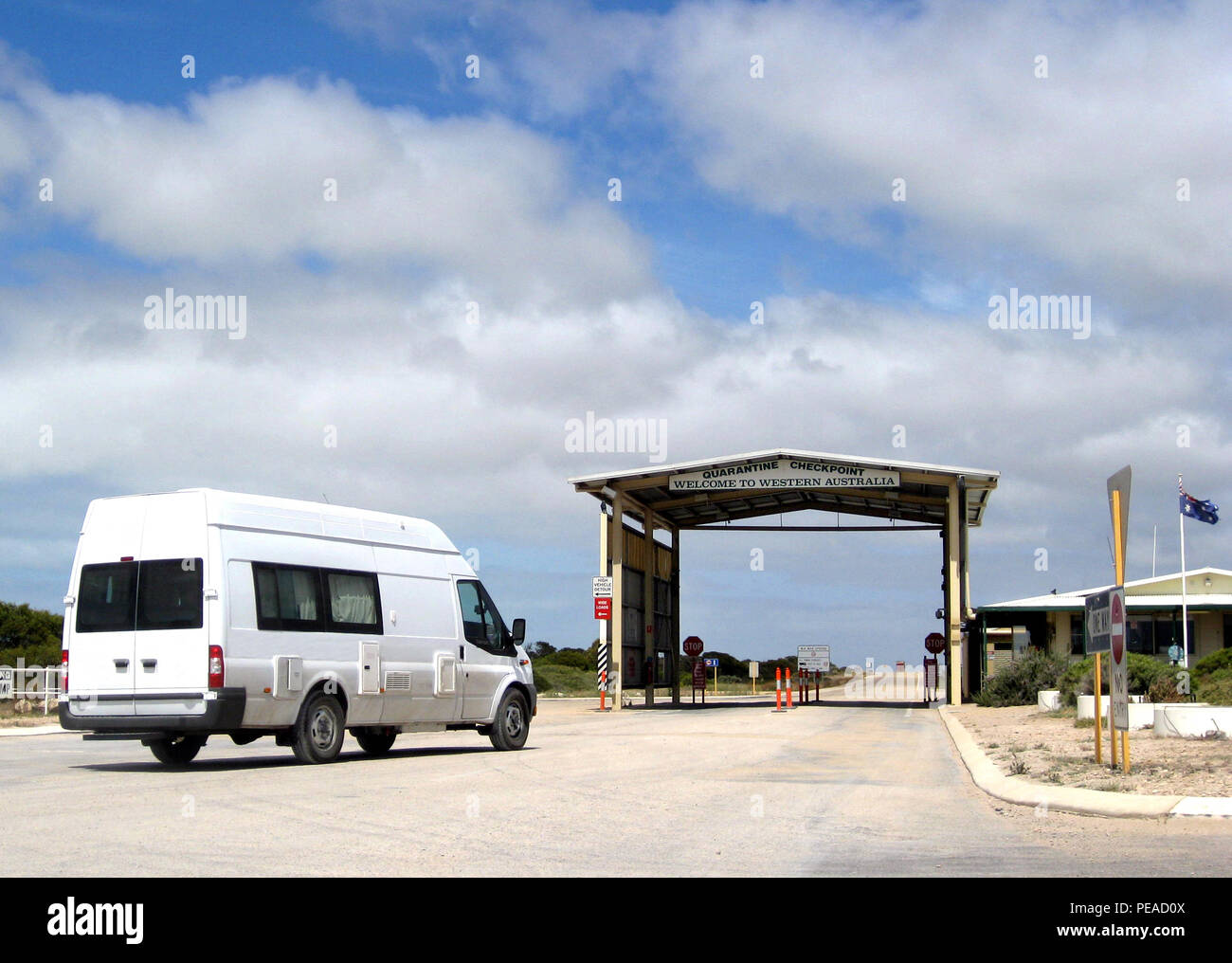 Camper auf der Quarantäne Checkpoint zwischen Western Australia und South Australia Stockfoto