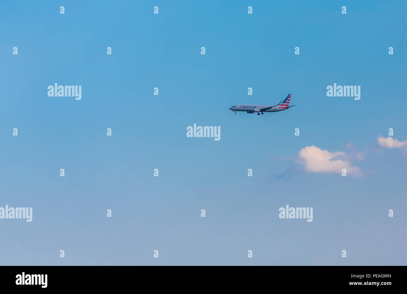 DALLAS, Texas - 18. September 2014: American Airlines, mit Hauptsitz in Dallas, ist die weltweit größte Fluggesellschaft, mit über 6.700 Flüge pro Tag zu 350 d Stockfoto