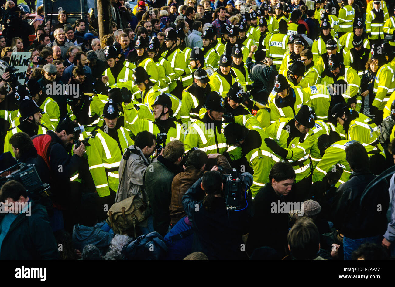 Die Polizei Demonstranten bewegen, Schlacht von Brightlingsea, Live Export Proteste, Brightlingsea, Essex, England, UK, GB. Stockfoto