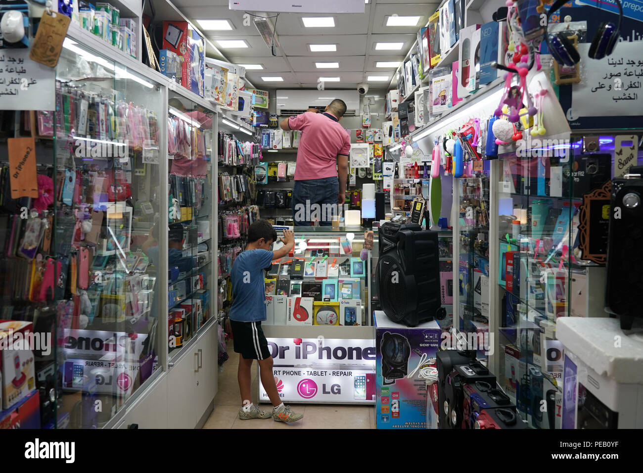 Ein Geschäft in der Altstadt von Jerusalem. Aus einer Reihe von Reisen Fotos in Jerusalem und Umgebung. Foto Datum: Donnerstag, 2. August 2018. Foto: Stockfoto