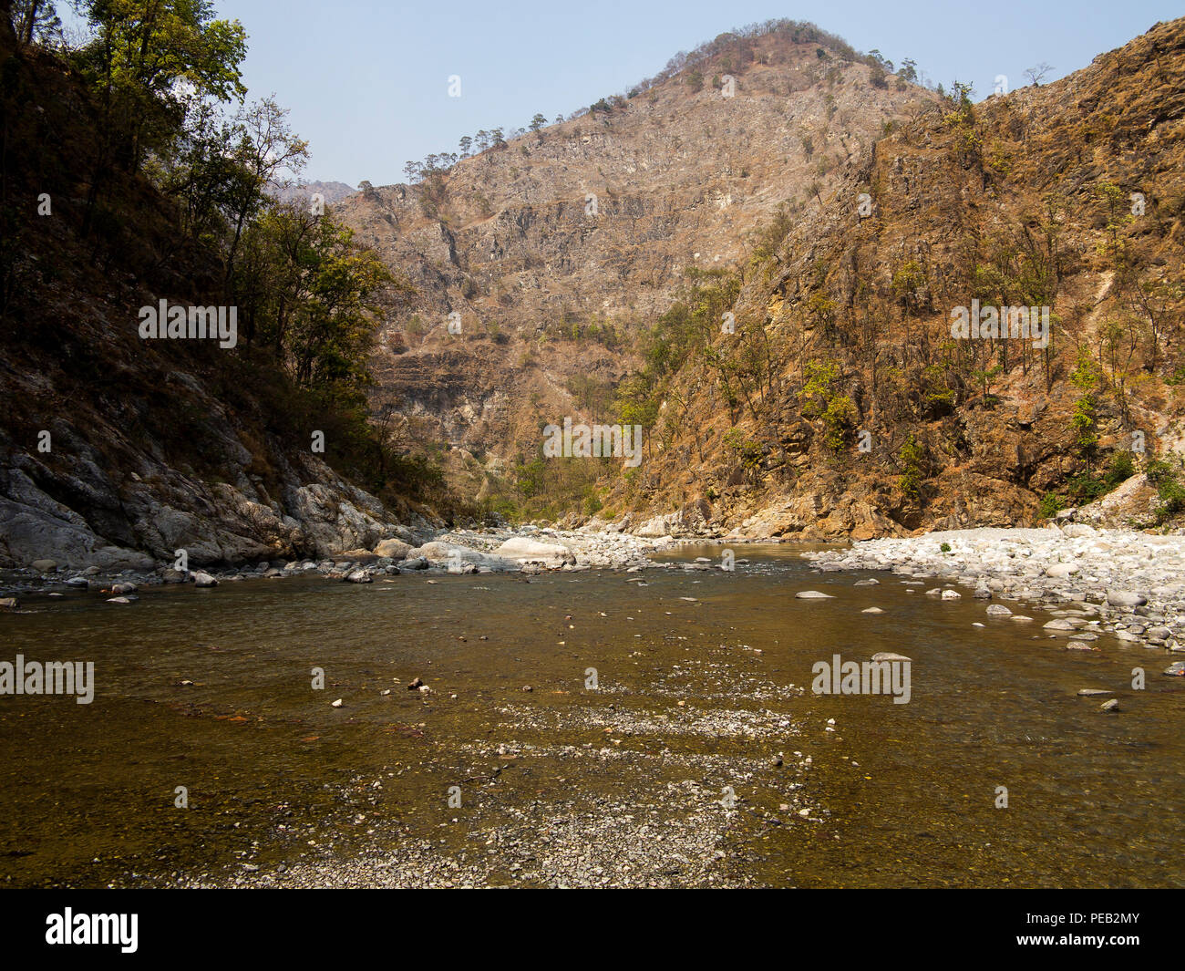 Ladhya River in der Nähe von Chalti Dorf, Kumaon Hügel, Uttarakhand, Indien Stockfoto