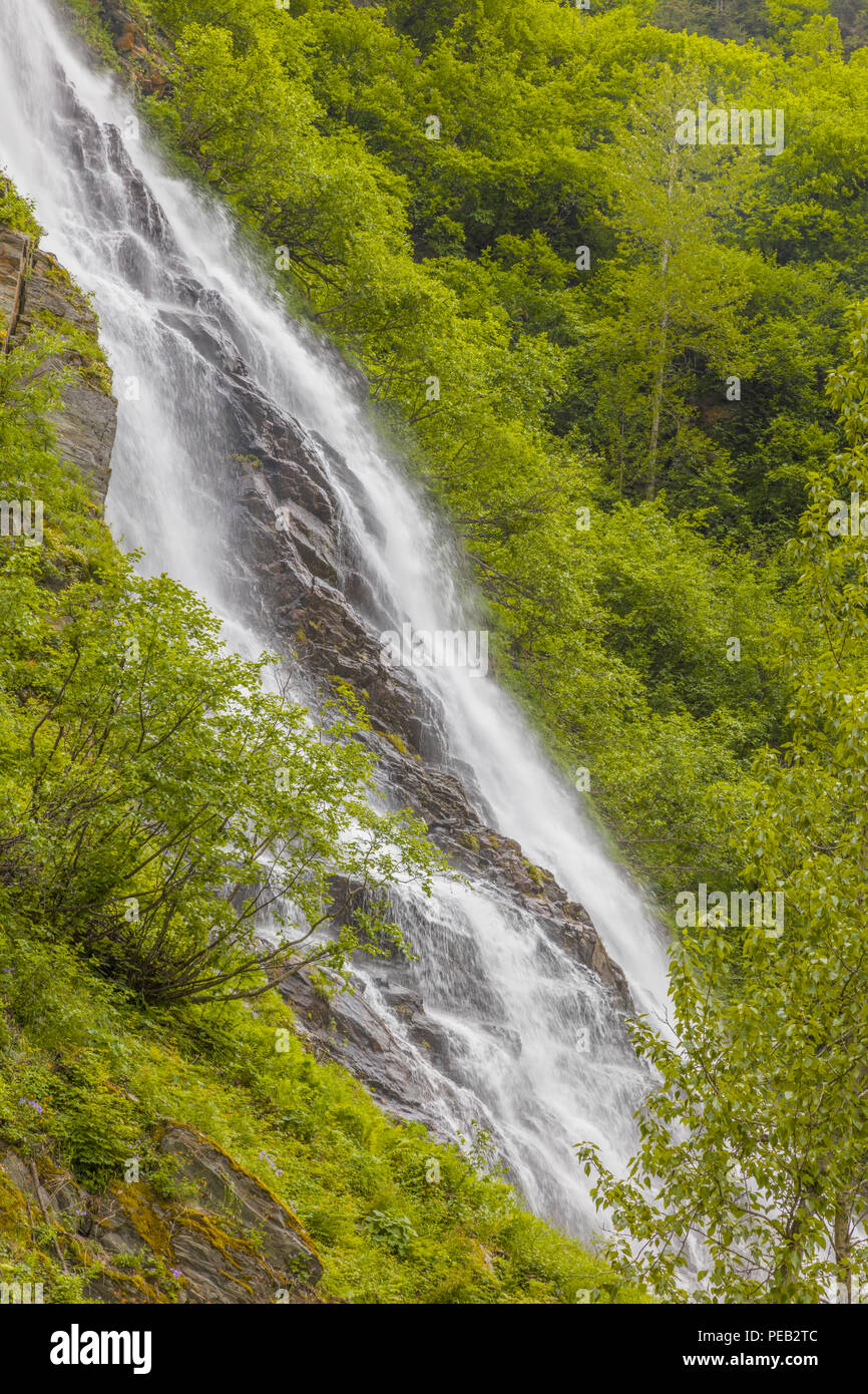 Sommer Wasserfälle in Keystone Canyon auf dem Richardson Highway in Valdez, Alaska Stockfoto