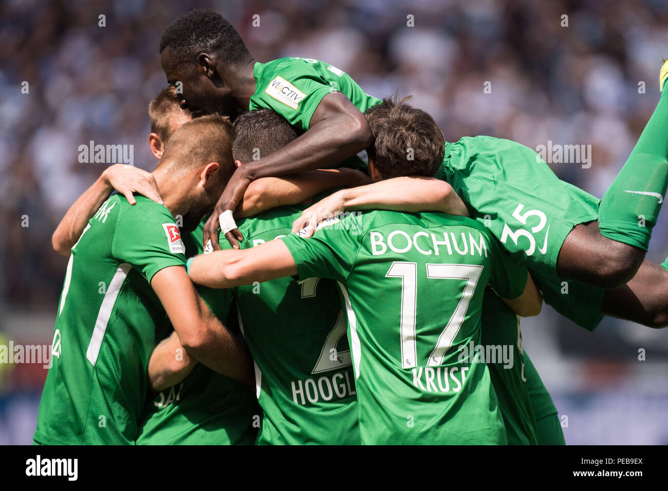 Duisburg, Deutschland. 11 Aug, 2018. Jubilationtrauber die Bochumer Spieler nach dem Ziel auf 1:0 für den VFL Bochum, Jubel, Jubeln, Jubeln, Freude, Jubel, Feiern, goaljubel, halb Bild, halb Abbildung, Fußball 2. Fussballbundesliga, 2. Spieltag MSV Duisburg (DU) - VfL Bochum (BO) 0:2, am 11.08.2018 in Duisburg/Deutschland. € | Nutzung der weltweiten Kredit: dpa/Alamy leben Nachrichten Stockfoto