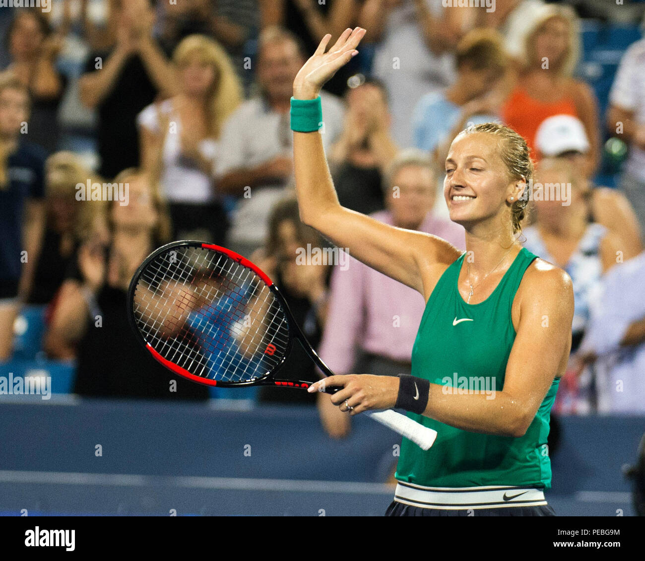 Mason, Ohio, USA. August 14, 2018: Petra Kvitova (CZE) feiert ihren Sieg über Serena Williams (USA) an der westlichen Süden öffnen, Mason, Ohio, USA. Brent Clark/Alamy leben Nachrichten Stockfoto