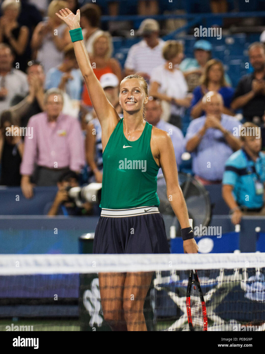 Mason, Ohio, USA. August 14, 2018: Petra Kvitova (CZE) feiert ihren Sieg über Serena Williams (USA) an der westlichen Süden öffnen, Mason, Ohio, USA. Brent Clark/Alamy leben Nachrichten Stockfoto
