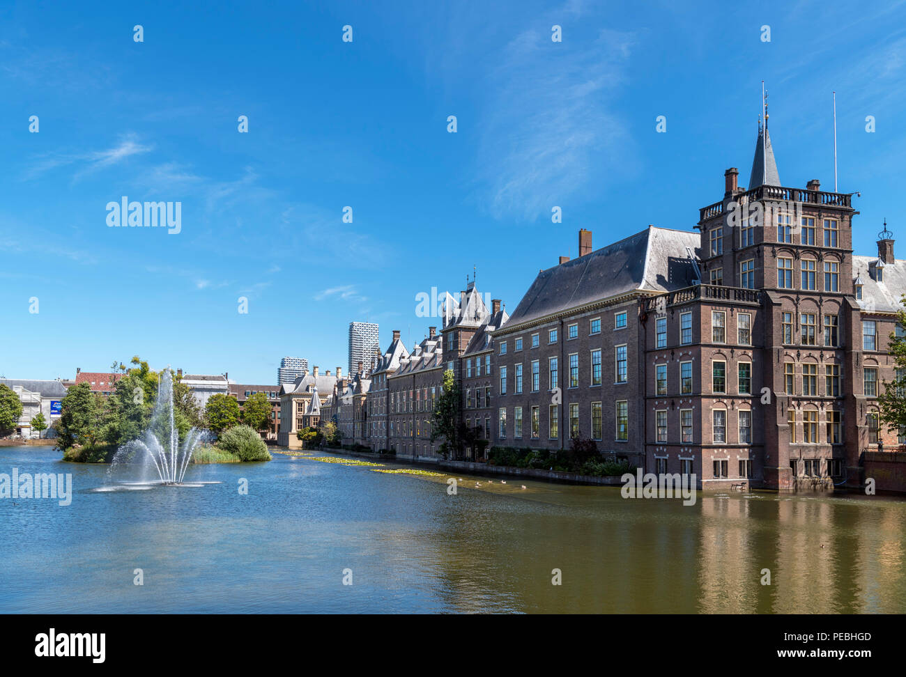 Die hofvijver (Teich) und Binnenhof (Innenhof), Den Haag (Den Haag), Zeeland (Holland), Niederlande Stockfoto