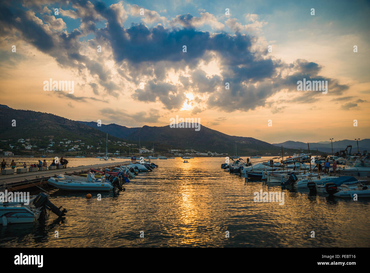 Schönen Sonnenuntergang in Cap de Creus, Costa Brava. Sommer vcation Ziel in Spanien, Europa. Stockfoto