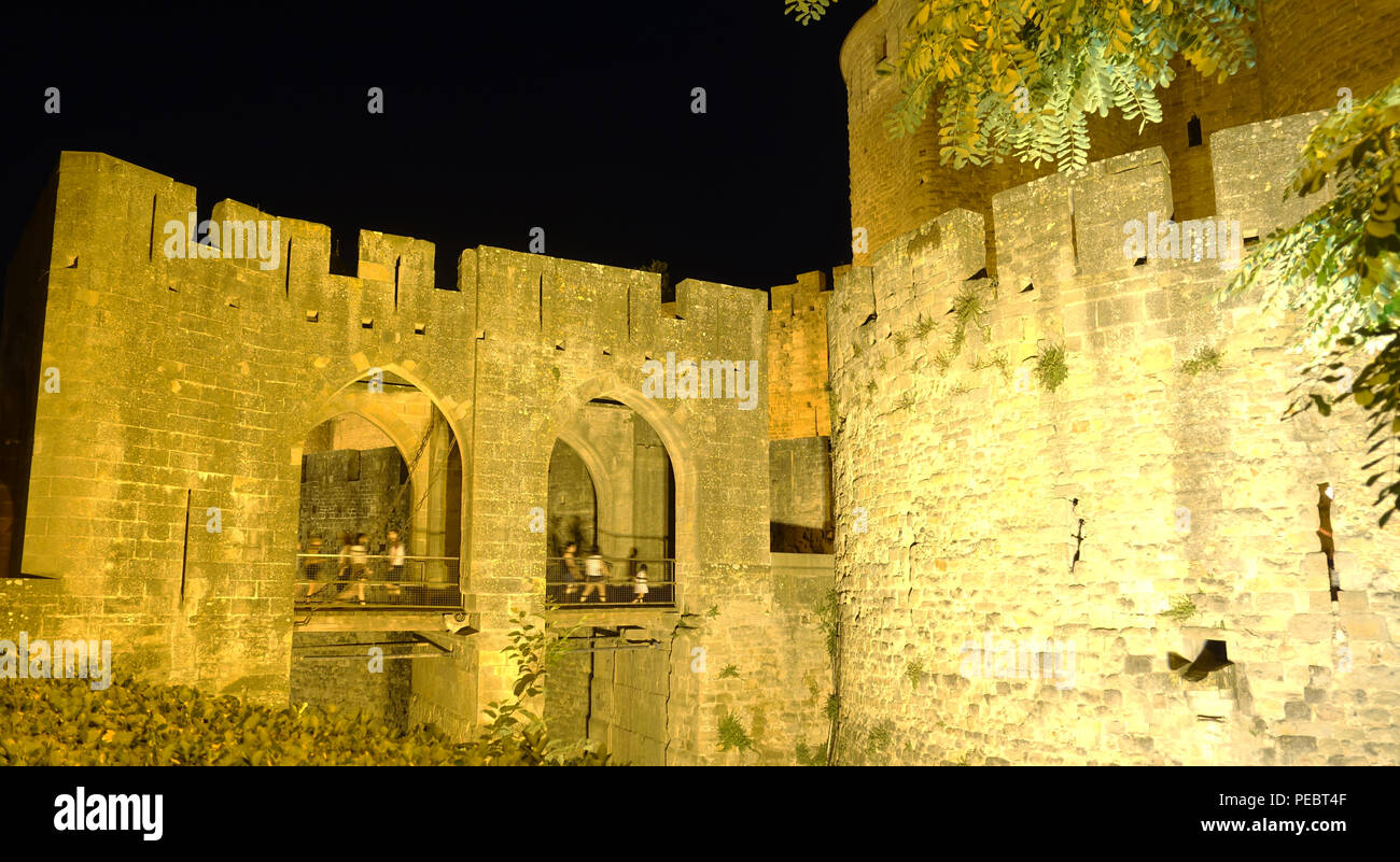 Nacht in Carcassonne, Languedoc-Roussillon, Frankreich Stockfoto