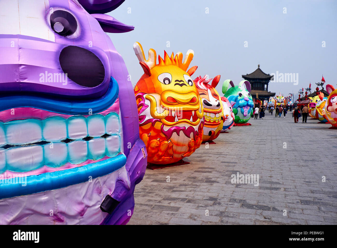 Blick auf die Stadt Xi'an Wand während des Spring Festival, Provinz Shaanxi, China Stockfoto