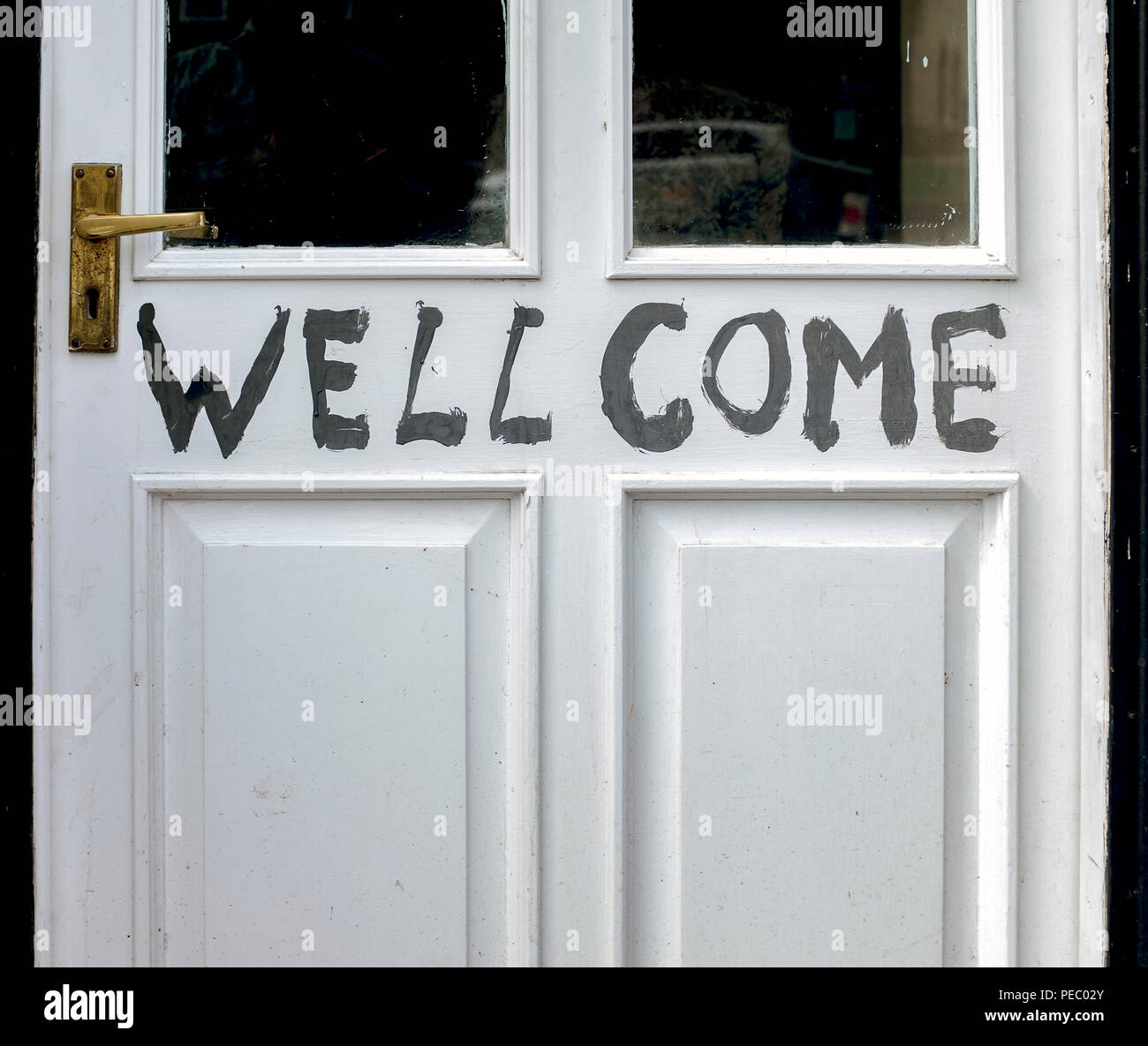 Falsch geschriebene Shop Eingang Zeichen in Appleby-in-Westmorland, Cumbria, England, Vereinigtes Königreich. Stockfoto