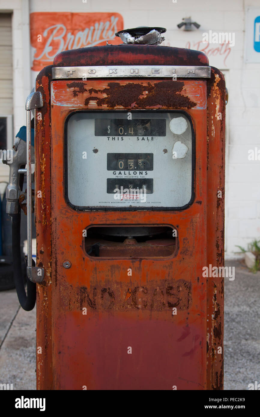 Jahrgang, alte Tankstelle Stockfoto