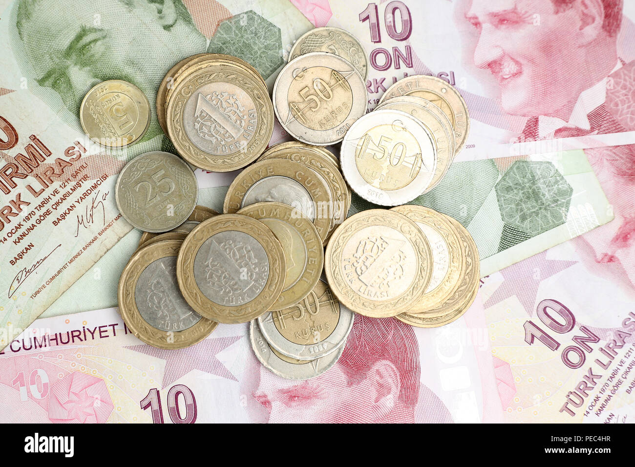 Verschiedene Turkische Lira Banknoten Und Munzen Bundel Stockfoto