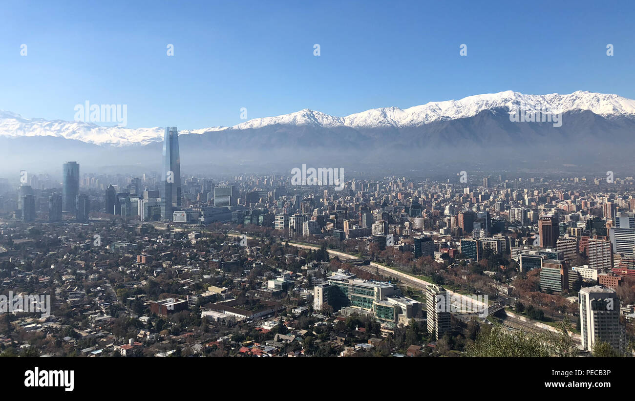 Santiago, Chile vom Cerro San Cristobal Stockfoto