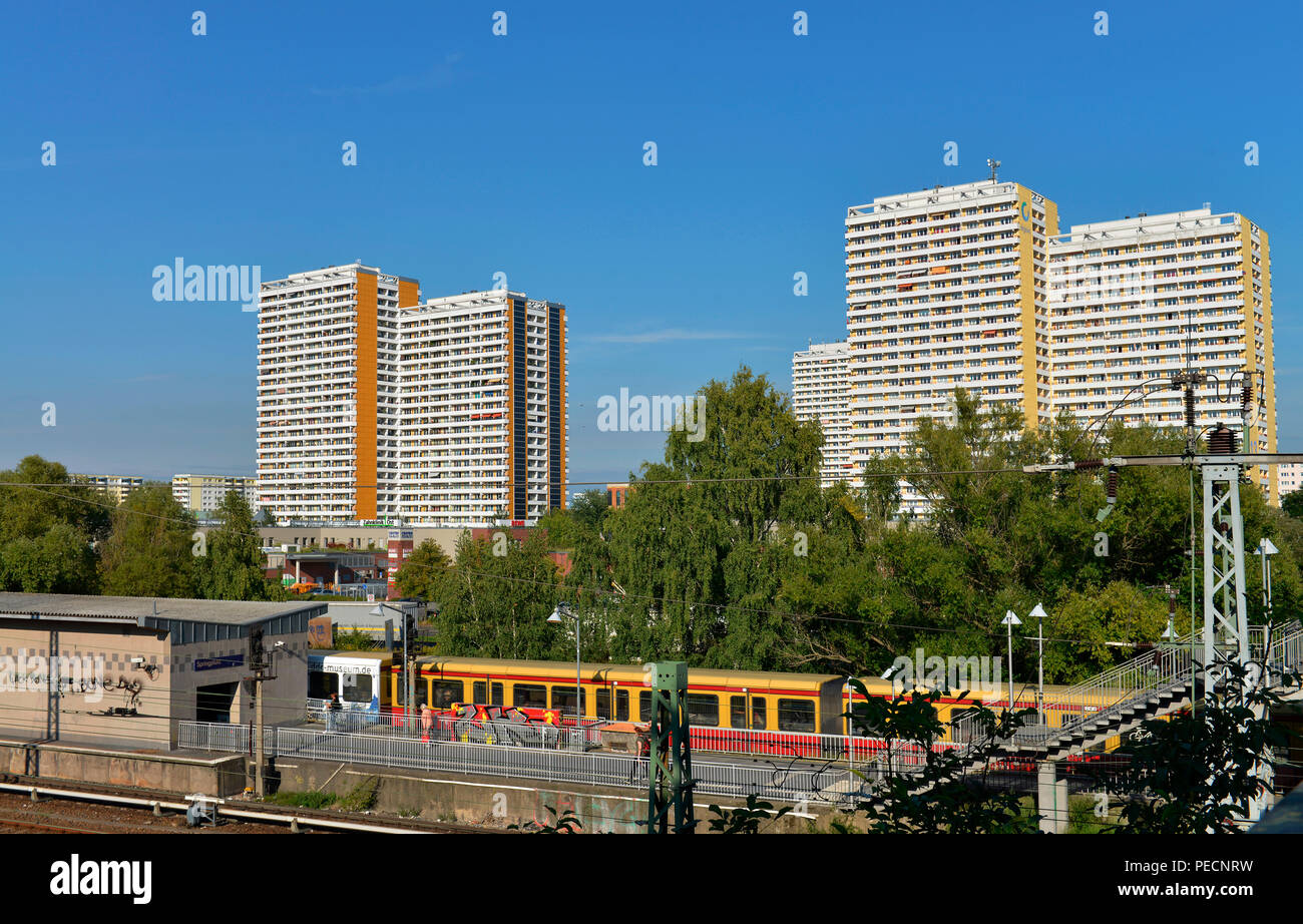 Hochhaeuser, Helene-Weigel-Platz, Marzahn, Berlin, Deutschland Stockfoto