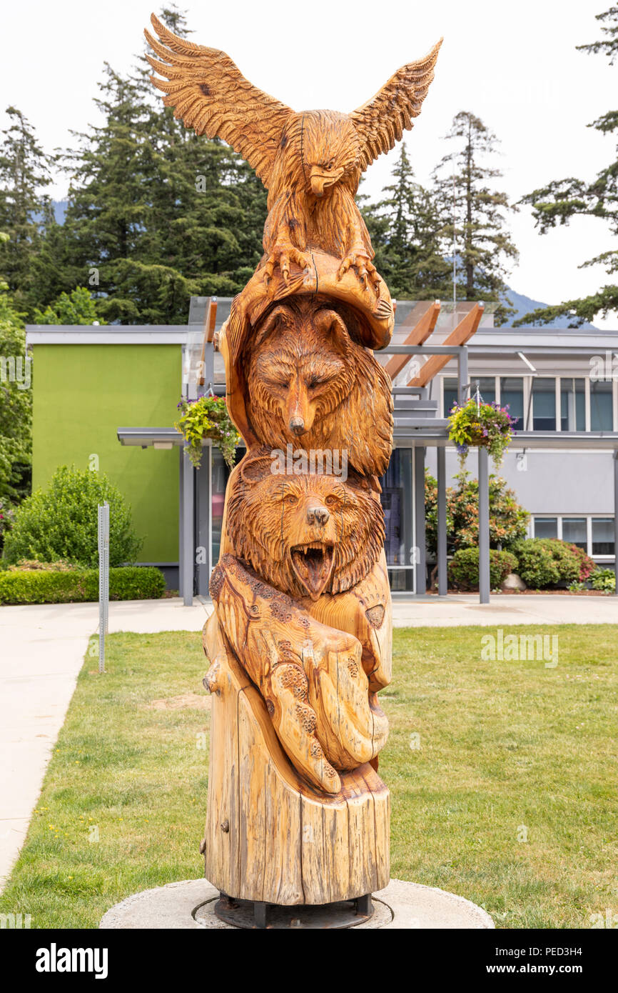 Holzschnitzerei auf Anzeige in der Stadt der Hoffnung, British Columbia, Kanada Stockfoto