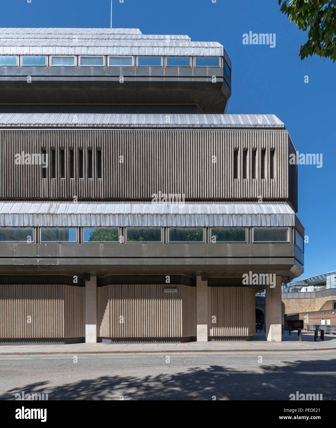 Brutalist konkrete Sampson Haus, neben Blackfriar's Bridge auf der Southbank. In 1976-9 für Lloyds Bank, entworfen von Fitzroy Robinson gebaut. Stockfoto