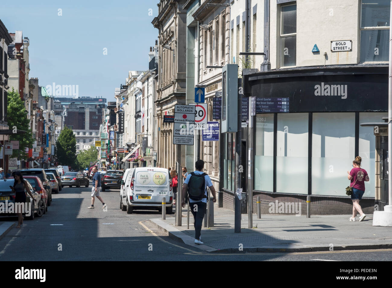 Nach unten schauen Bold Street, Liverpool. Stockfoto