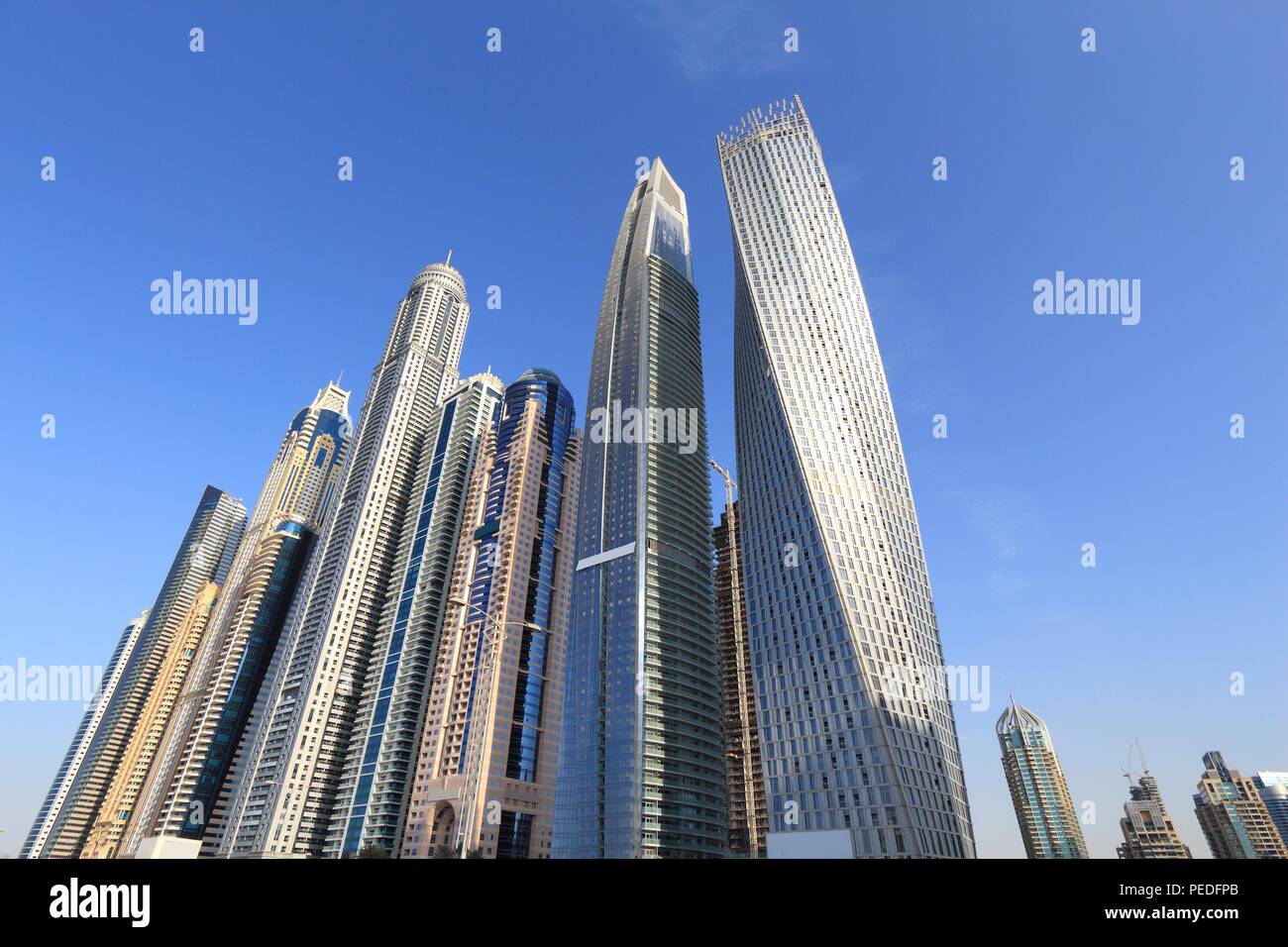 Skyline Dubai Marina - moderne Architektur in den Vereinigten Arabischen Emiraten. Stockfoto