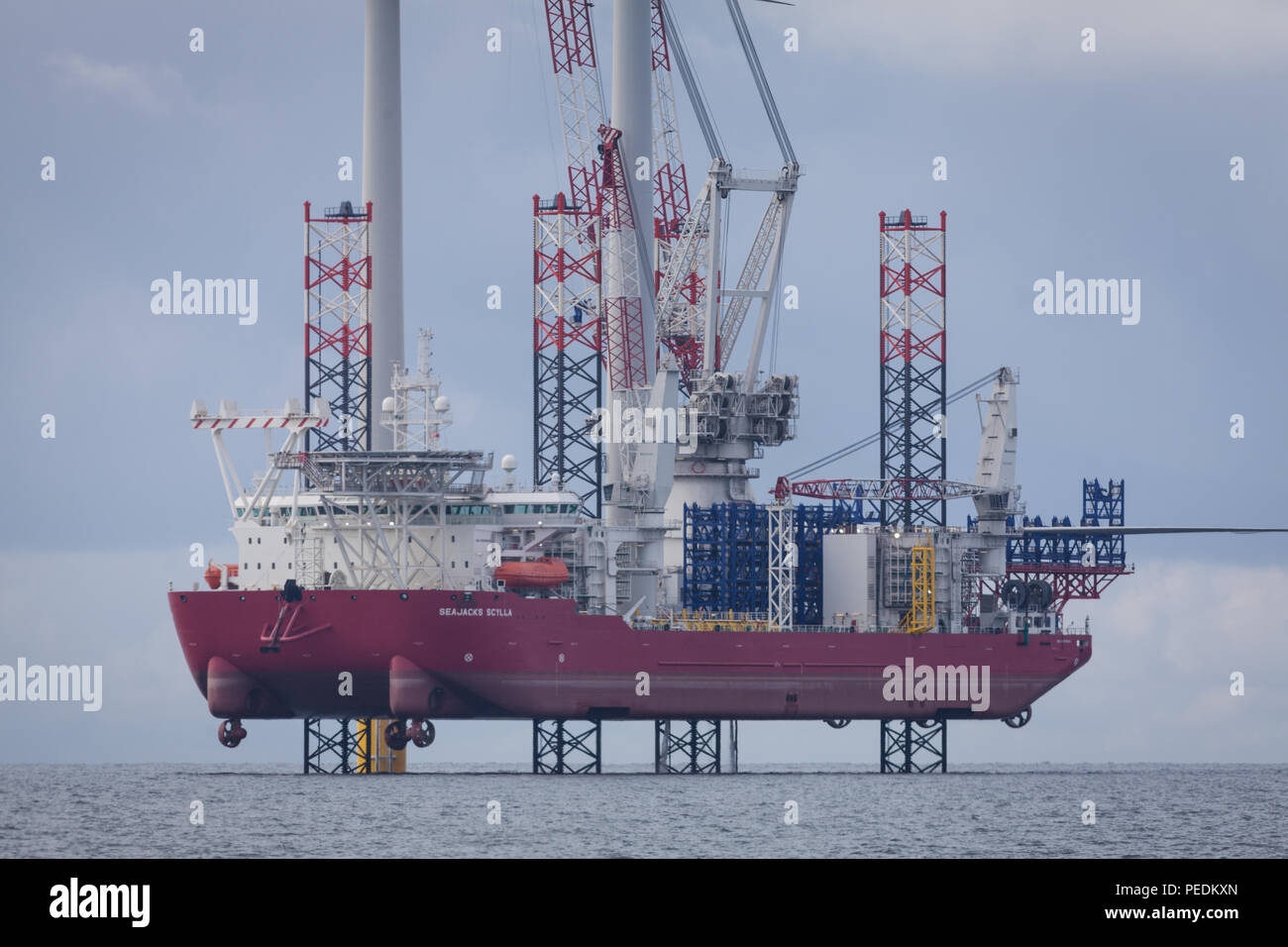 Seajacks Scylla Arbeiten am Bau von Offshore-windparks Walney Erweiterung Stockfoto