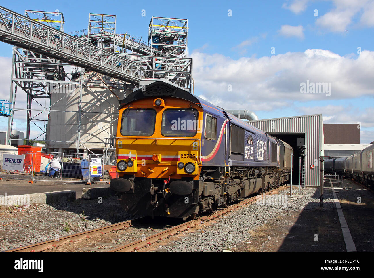 66725 entlädt Biomasse Wagen bei Drax Power Station 9.8.11 Stockfoto