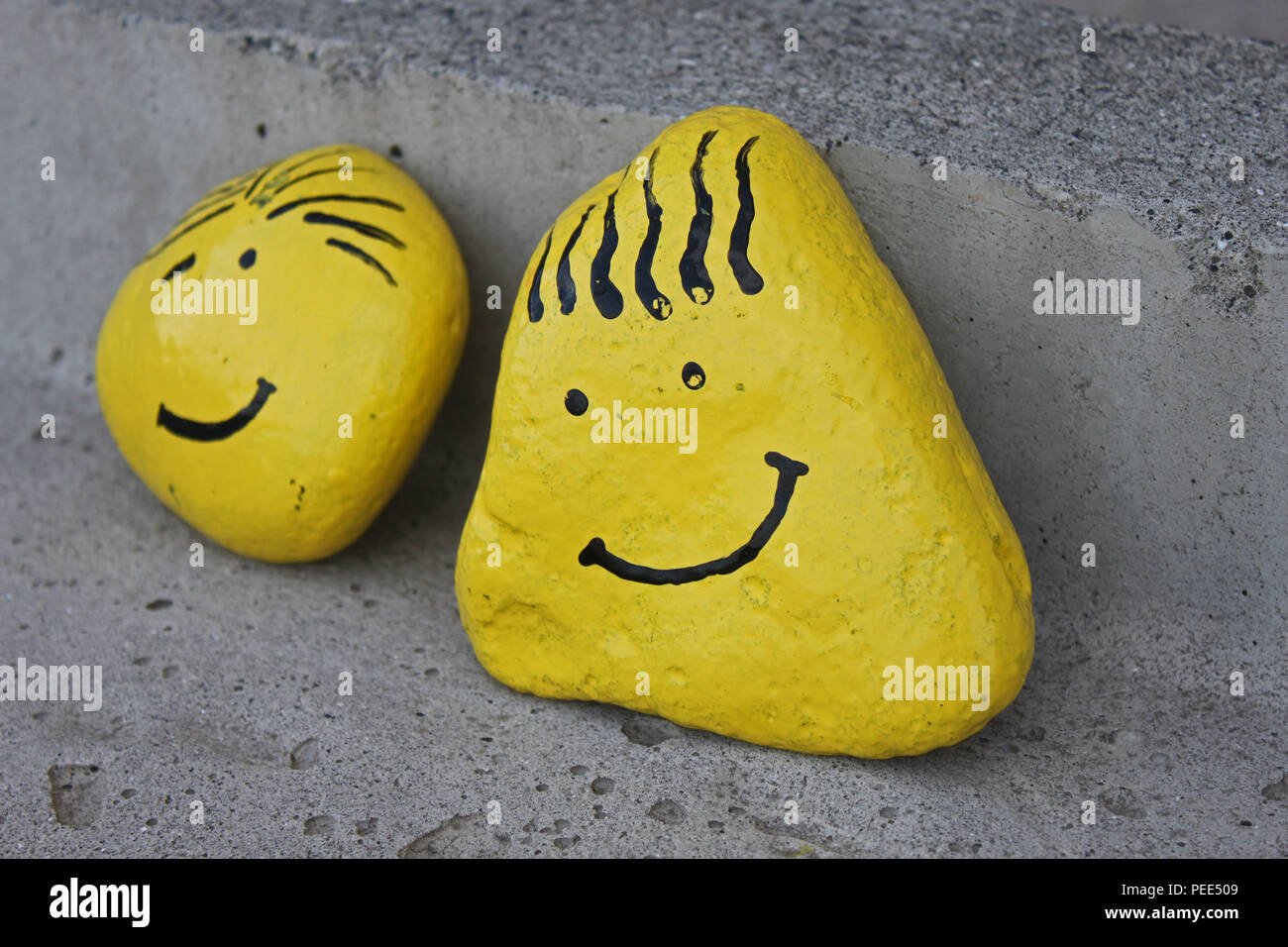 Lächelnd gelbe Steine. Akranes, Island. Stockfoto